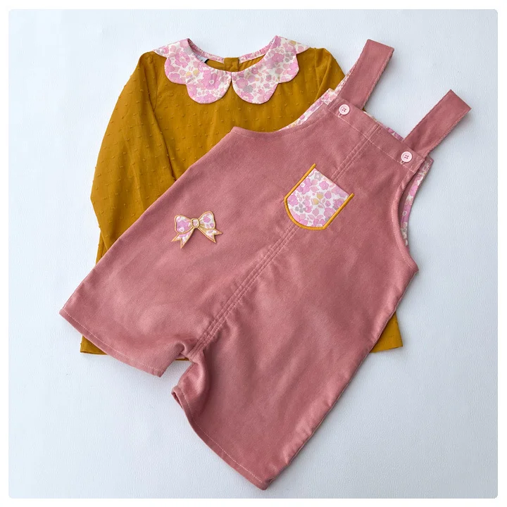 Salopette Zoé velours rose et Liberty Betsy strawberry lemonade