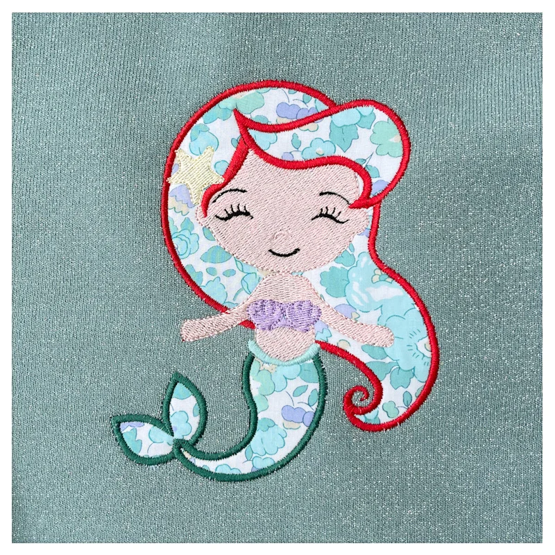 Sweat molletonné pailleté céladon et liberty Betsy splash broderie Ariel – Image 2