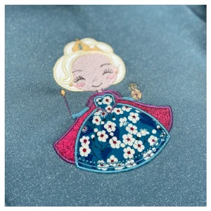Sweat molletonné bleu pailleté et liberty Mitsi outremer broderie Elsa