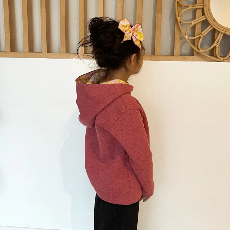 Sweat à capuche cuivre pailleté et liberty Betsy strawberry lemonade – Image 2